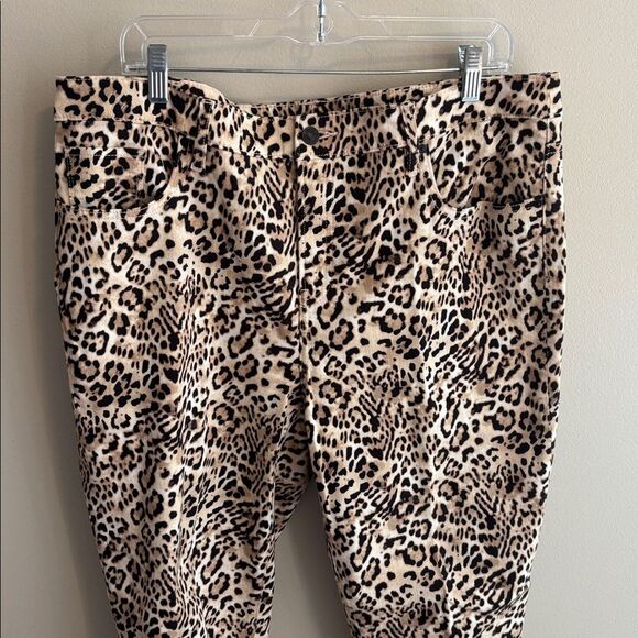 So slimming Chicos Leopard Print jeans ankle girlfriend fit size 16R - Picture 2 of 7